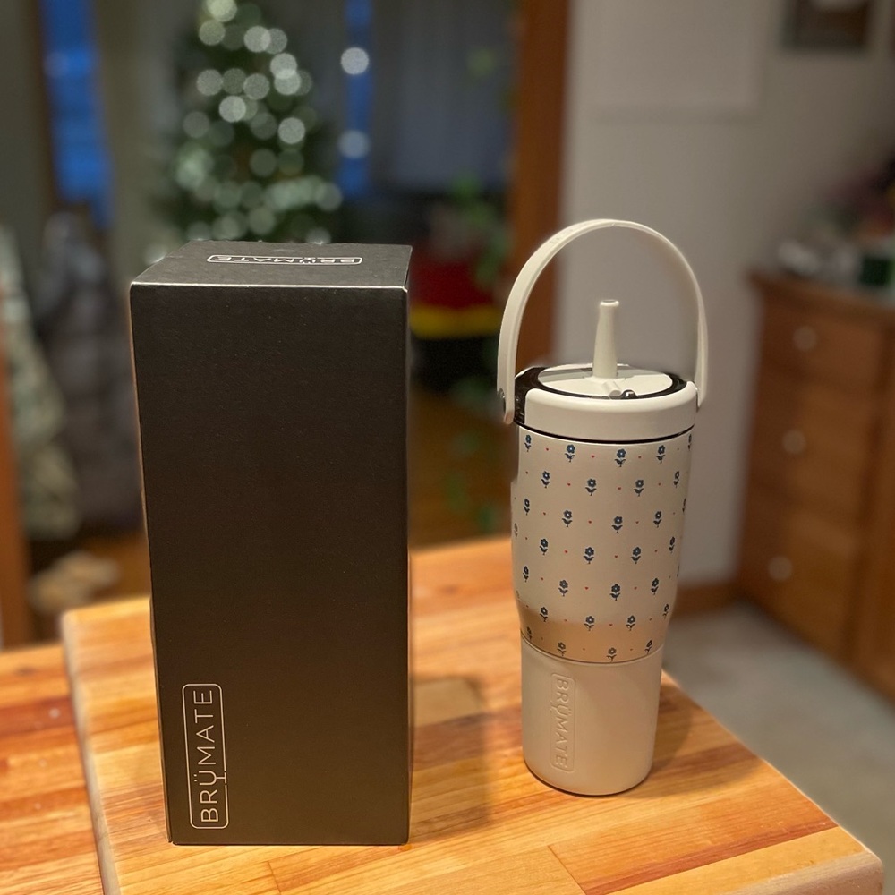 Brand New Limited Edition Pattern - RUTHIE Brumate Resa 25oz.